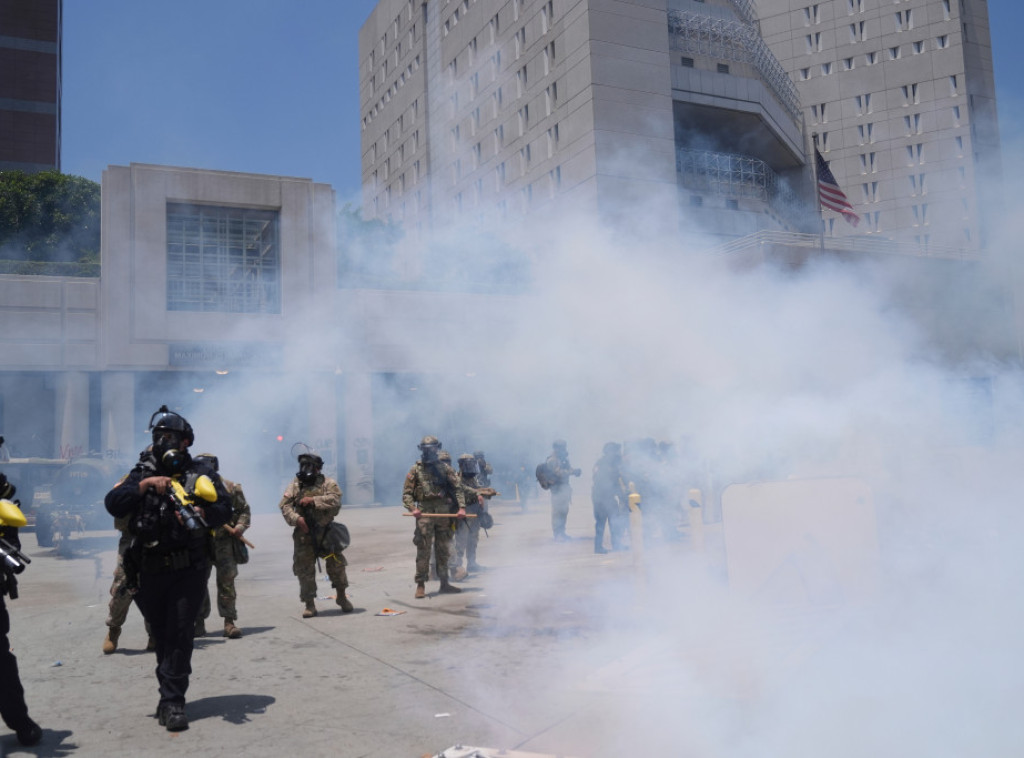 Los Anđeles: Demonstranti se razišli, policija zabranila javna okupljanja