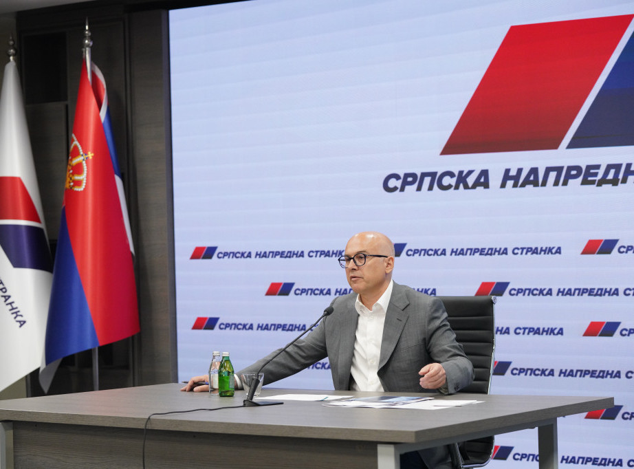 Vučević: Niko nema pravo da novinarima brani da izveštavaju