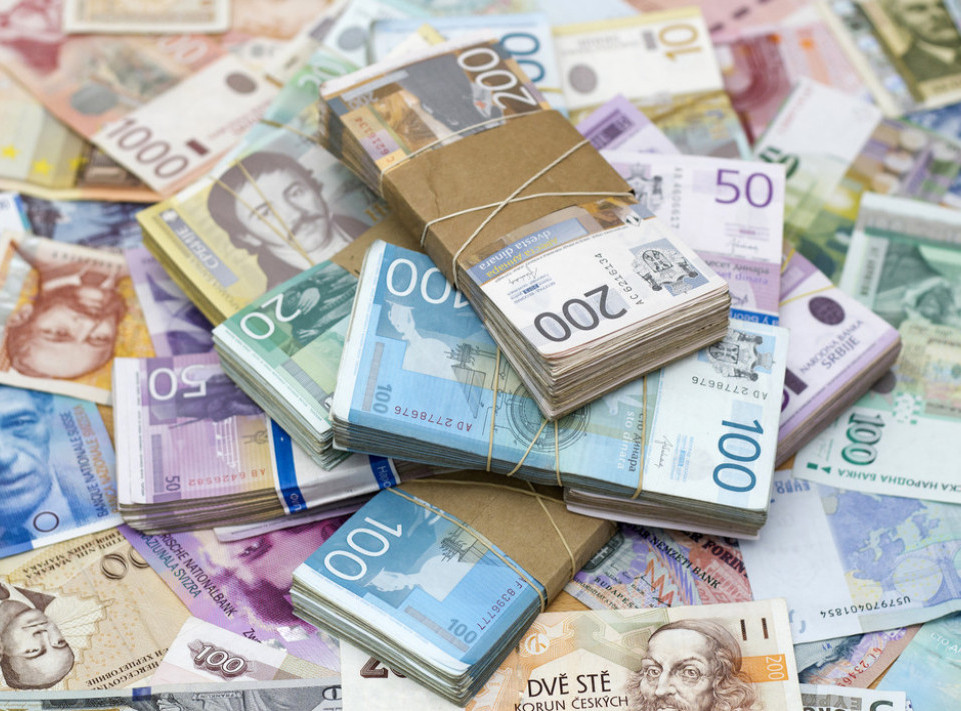RZS: Prosečna bruto zarada za april ove godine 150.777 dinara, a neto 109.272 dinara