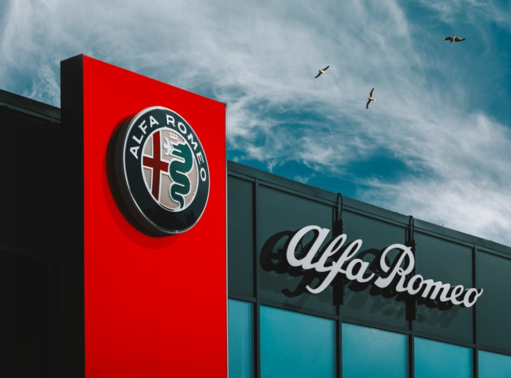 Vozilo Alfa Romeo povlači se sa tržišta, razlog problem sa infotejment uređajem