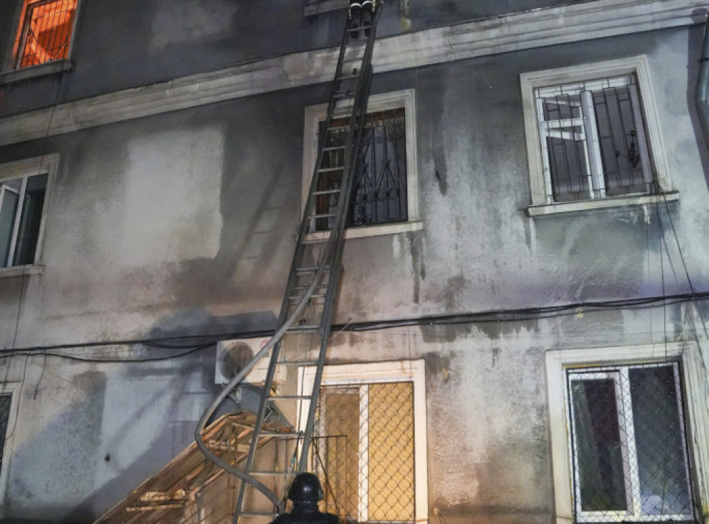 Jedna osoba poginula u Odesi, ruski dron pogodio stambenu zgradu