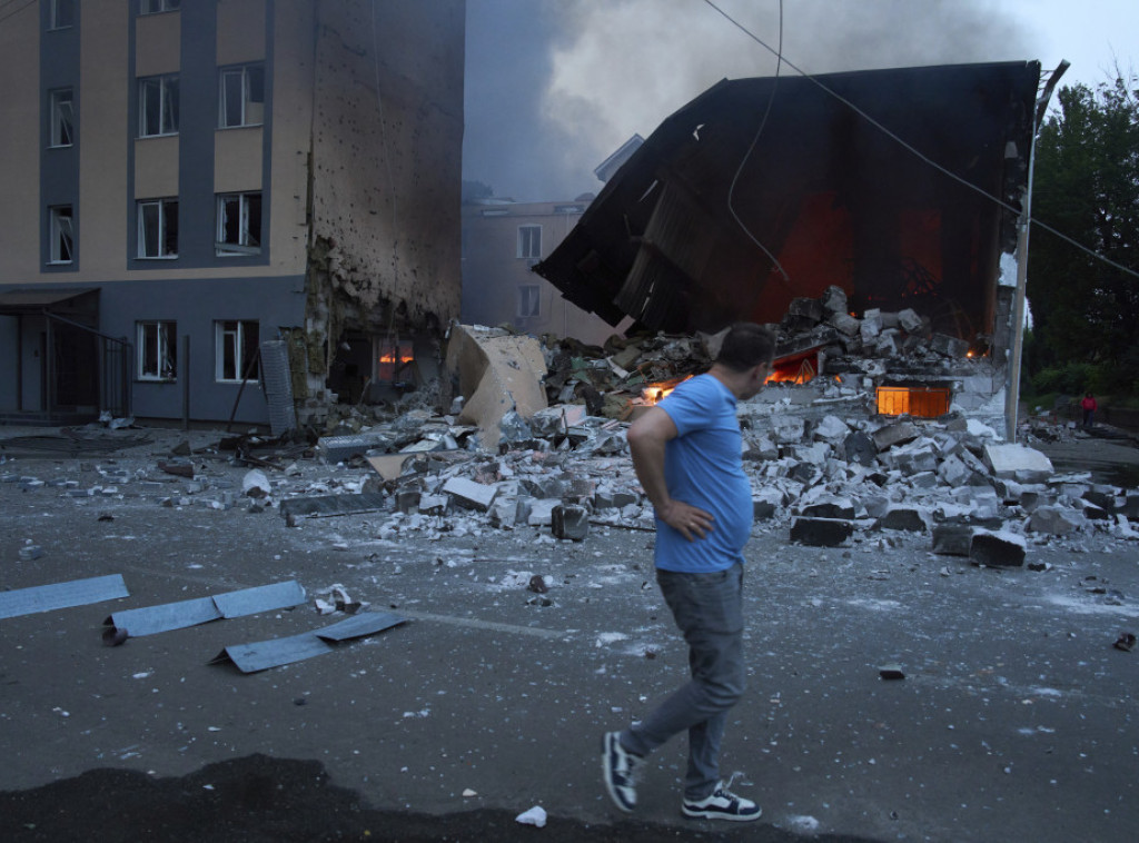 U napadima ruskih dronova i raketa u Ukrajini poginule dve osobe, ranjeno 13 ljudi