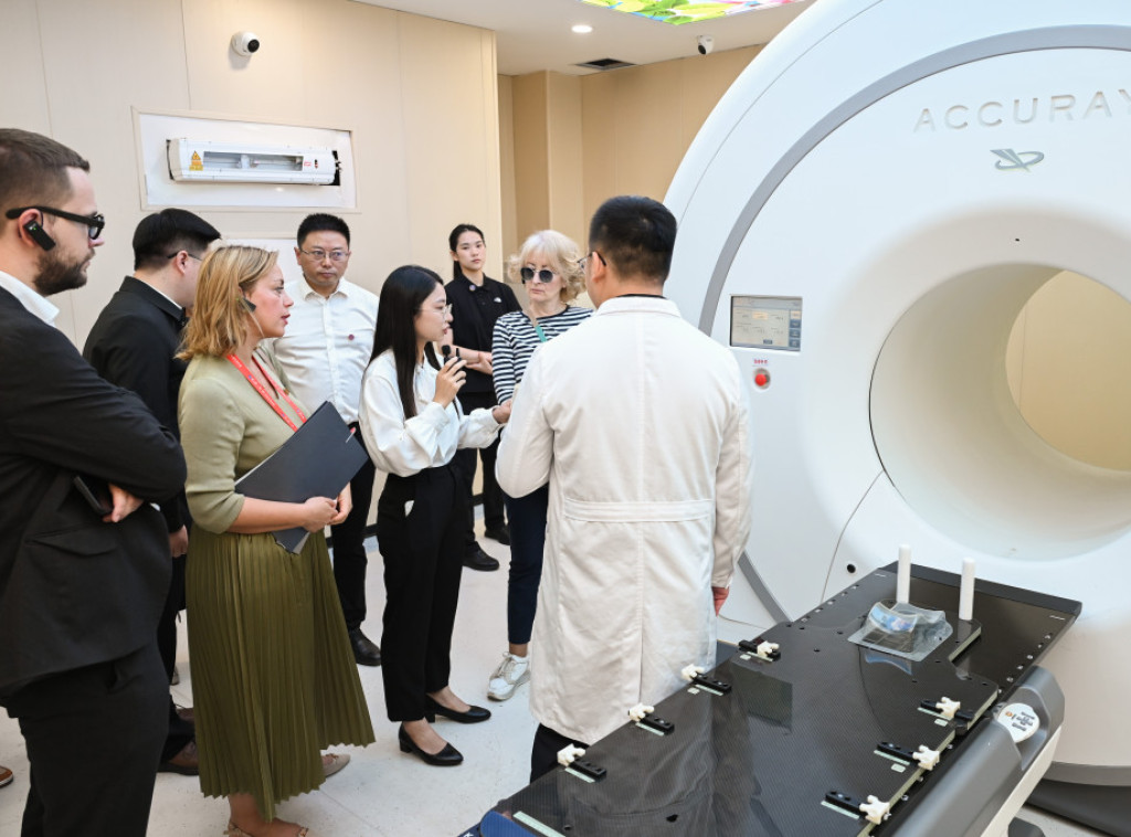 Delegacija Srbije u poseti kineskoj bolnici u Čengduu o saradnji u zdravstvu