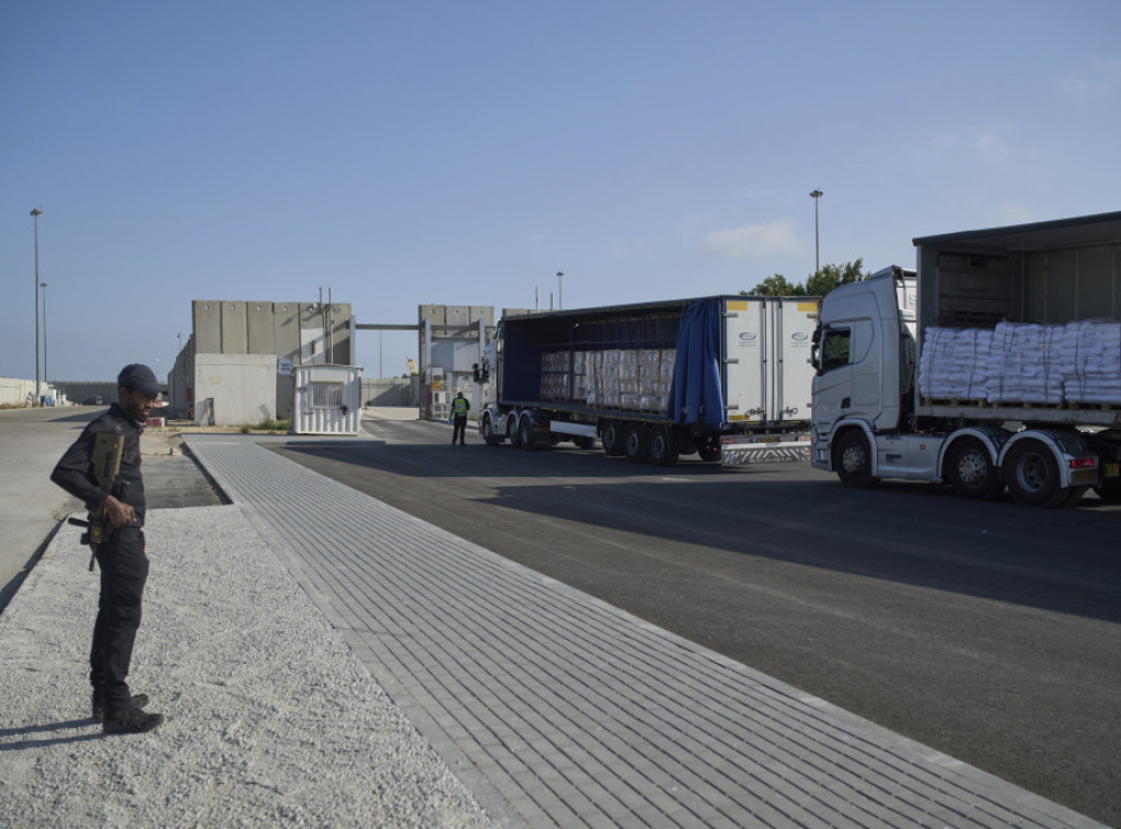 Izrael: 62 kamiona sa humanitarnom pomoći ušlo u Gazu u ponedeljak