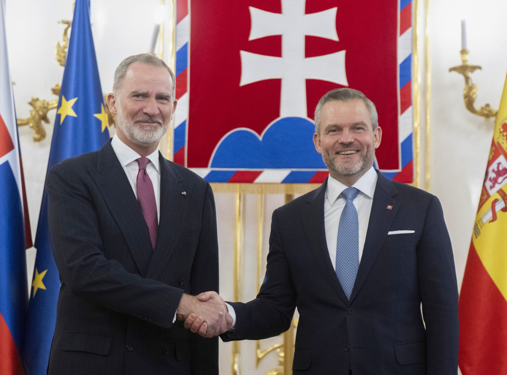 Slovačka: Predsednik Pelegrini dočekao kralja Filipa VI od Španije