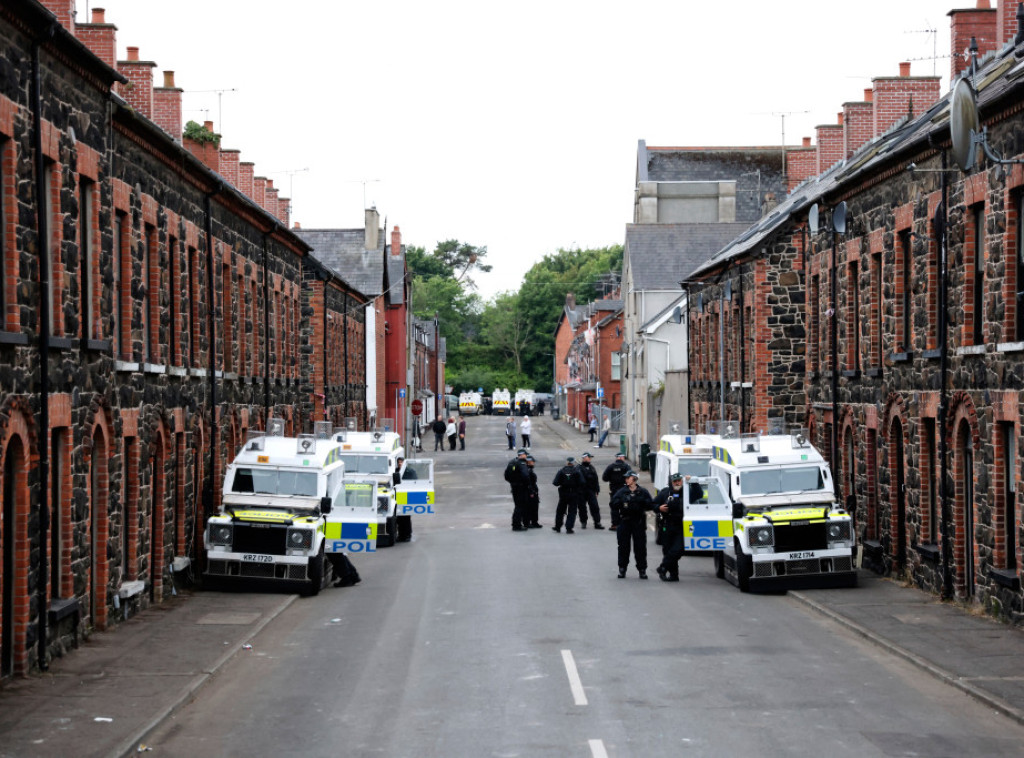 Severna Irska: Treću noć zaredom neredi u Balimeni