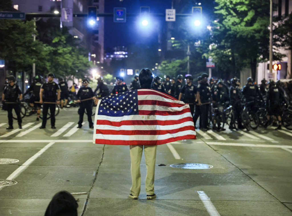Više od 30 učesnika protesta protiv ICE uhapšeno u Spokenu, privedeni i u Sijetlu