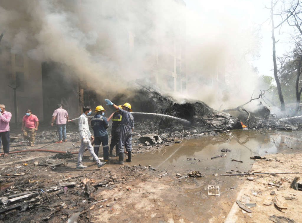 Modi, Starmer i kralj Čarls izjavili saučešće povodom avionske nesreće u Indiji