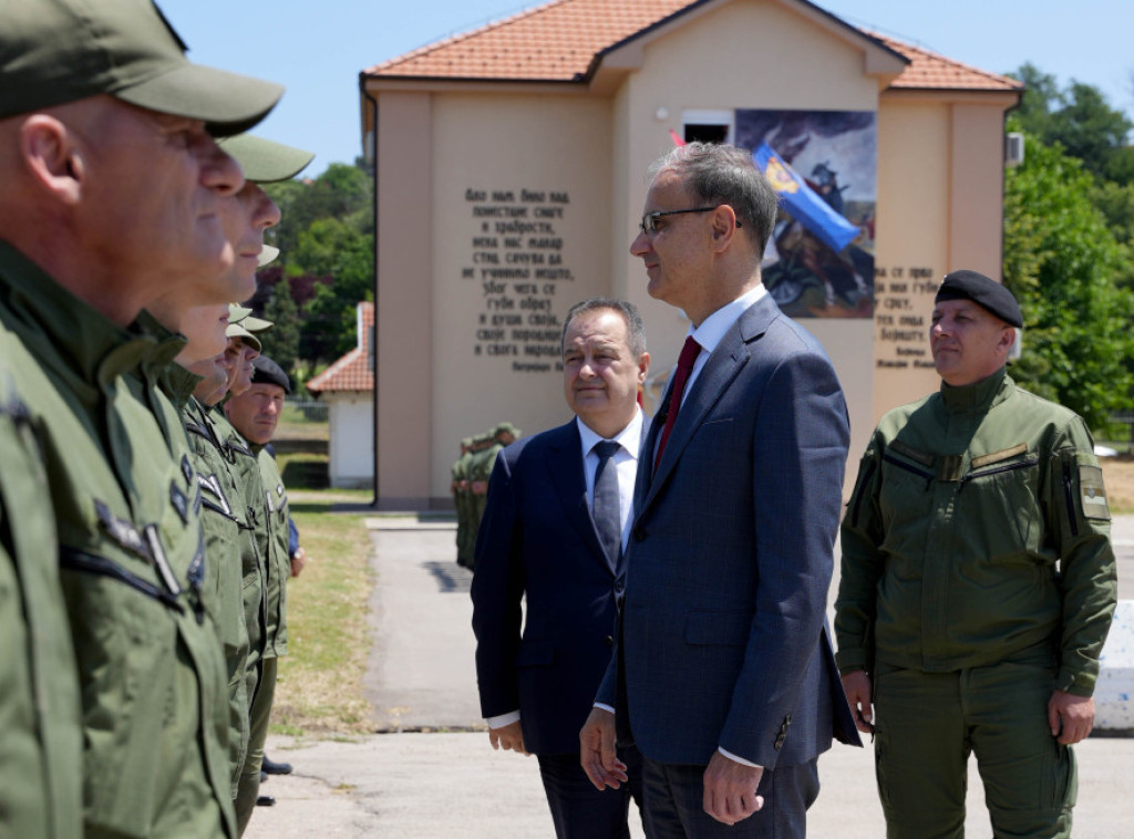 Macut, Dacic visit Gendarmerie base in Aleksinac