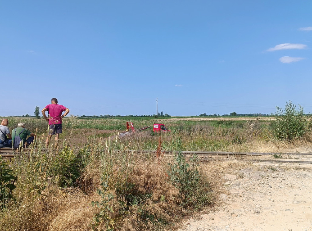 U sudar voza i automobila kod Futoga stradao muškarac
