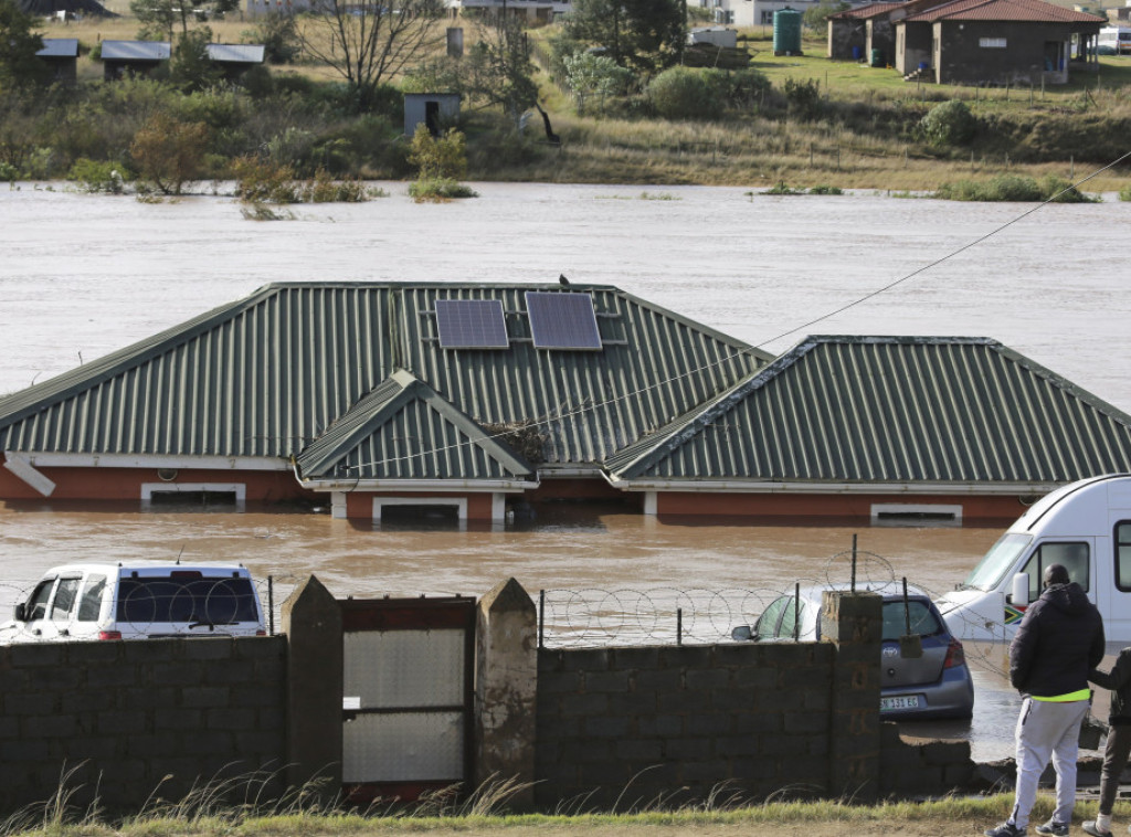 Broj poginulih u poplavama u Južnoj Africi porastao na 57, otežane spasilačke operacije