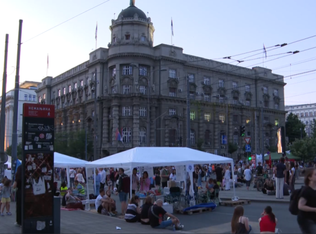 Protest "Pobunjenog univerziteta" i dalje ispred Vlade Srbije