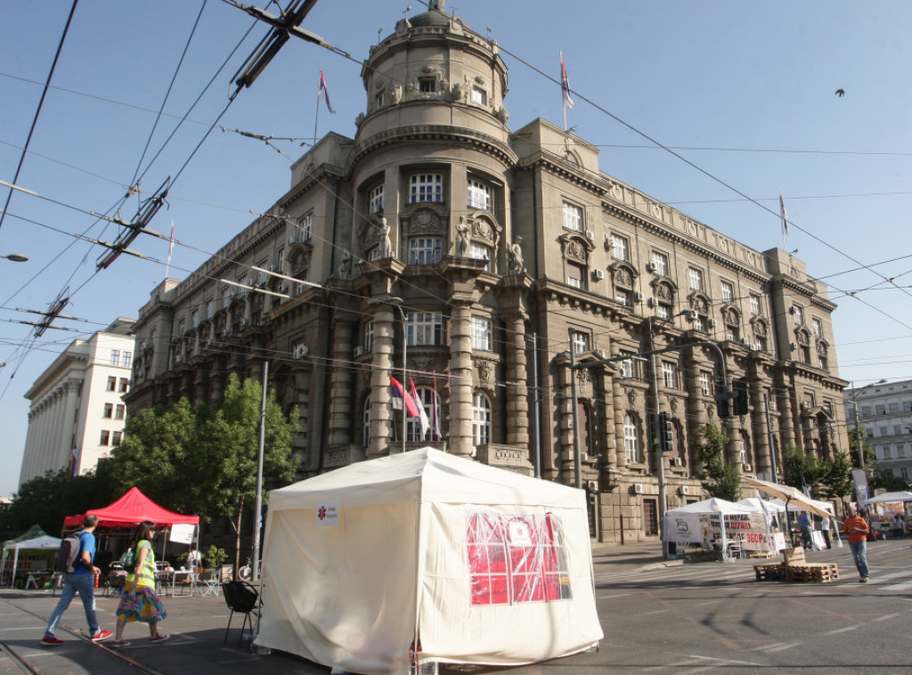 Peti dan protesta "Pobunjenog univerziteta" ispred Vlade Srbije