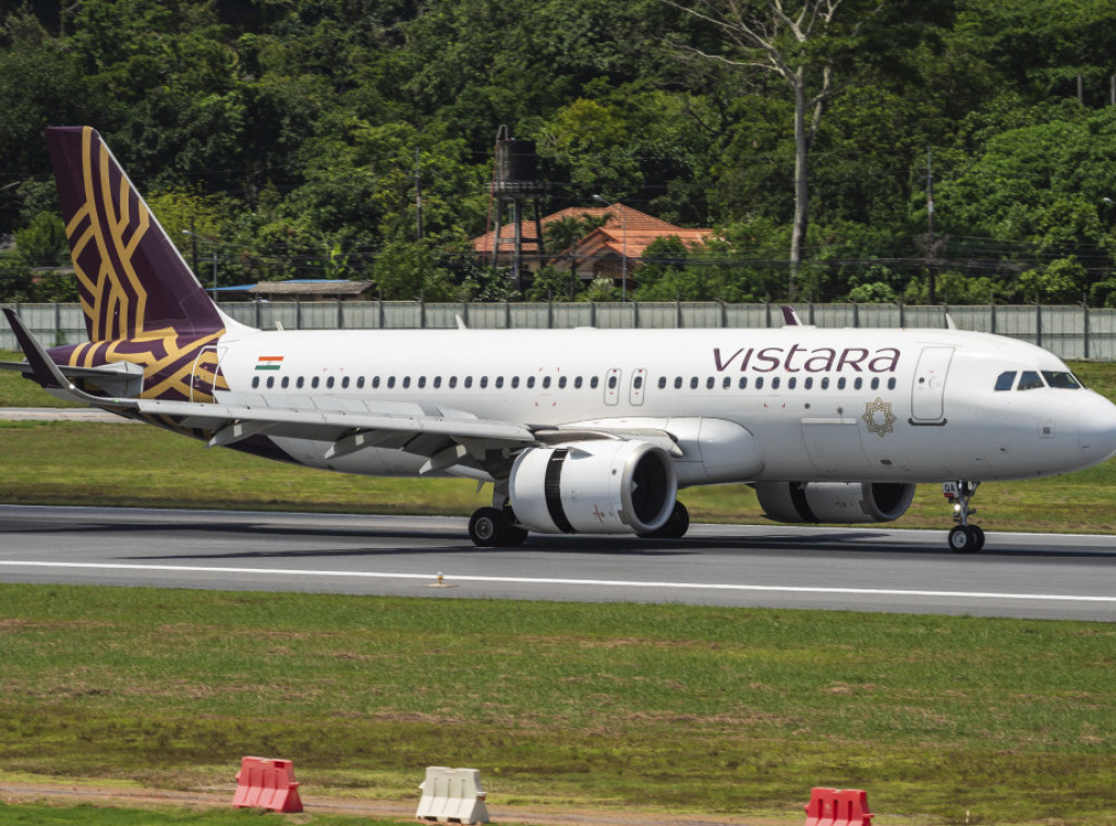 Avion kompanije Er Indija prinudno sleteo ostrvo Puket na Tajlandu nakon pretnje bombom