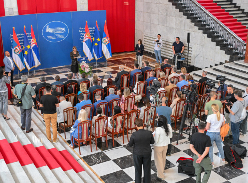 Gojković uručila ugovore vredne 250 miliona dinara za razvoj kulture u AP Vojvodini