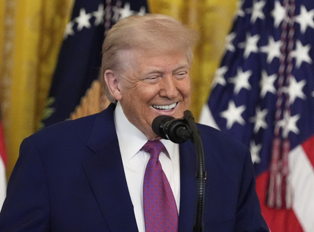 Tramp prijavio više od 600 miliona dolara prihoda od kriptovaluta i golf klubova