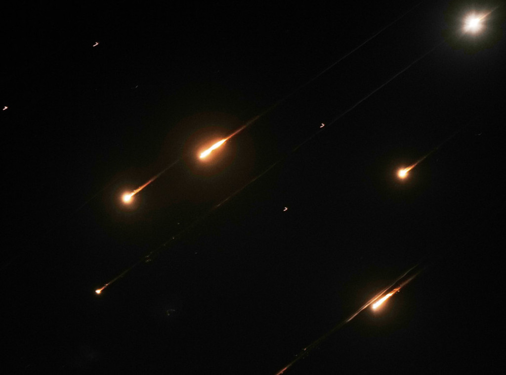 Iransko ministarstvo potvrdilo da su pogođena naftna skladišta u Teheranu