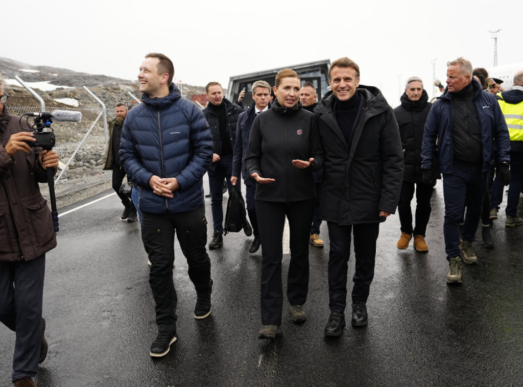 Makron u poseti Grenlandu kritikovao Trampa zbog namere da preuzme tu teritoriju