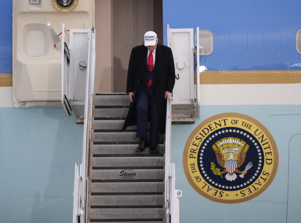 Tramp stigao u Kanadu na samit G7, sastaće se sa Karnijem, Zelenskim, Šajnbaum