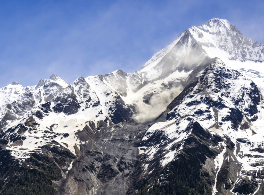 Troje planinara poginulo od udara groma tokom nevremena u austrijskim Alpima