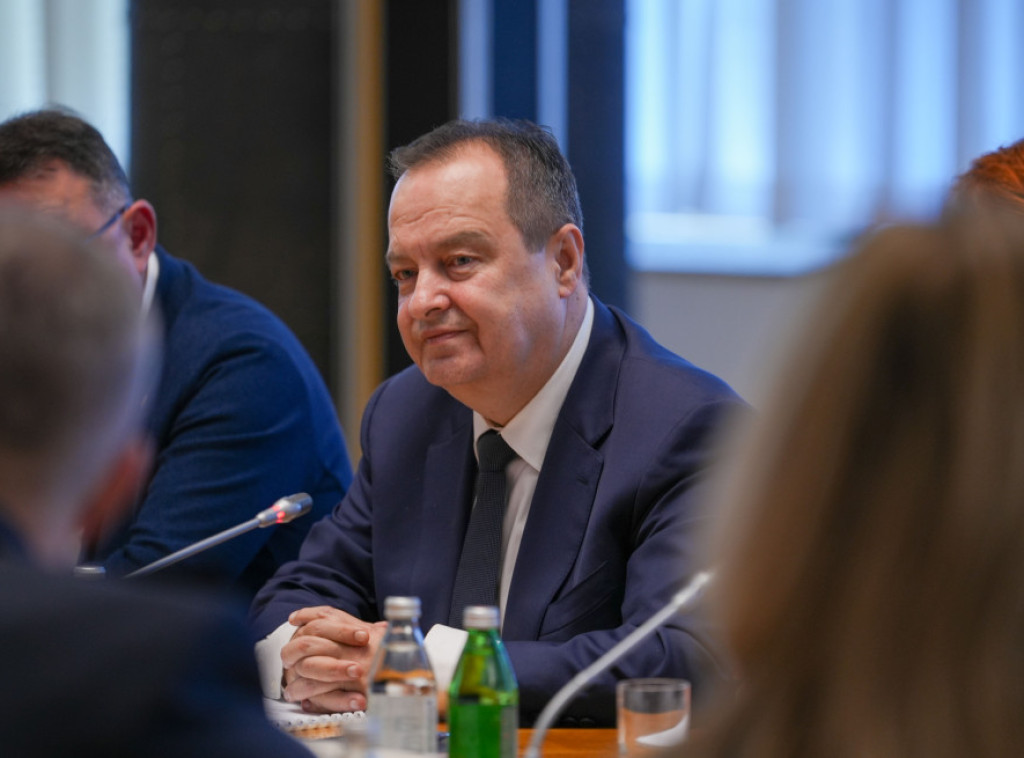 Dačić: Narodu više nije do masovnih okupljanja