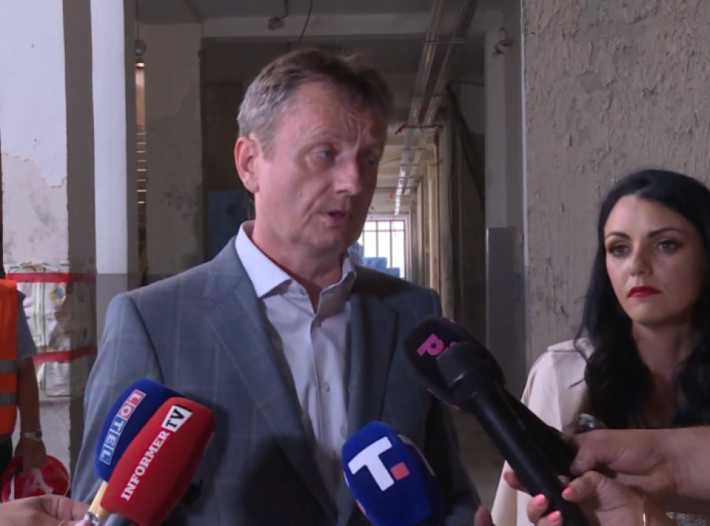 Darko Glišić: Završetak rekonstrukcije OŠ "Ante Bogićević" u Loznici oko Svetog Nikole