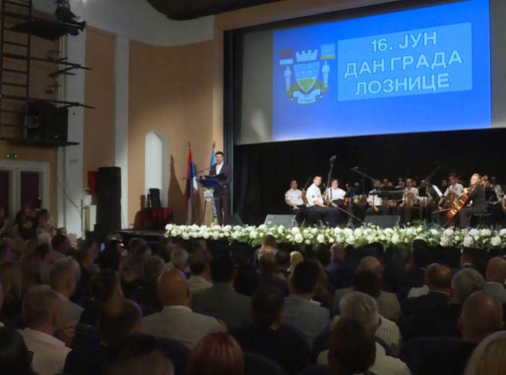 Mesarović na obeležavanju dana Loznice: Srbija nastavlja da se gradi