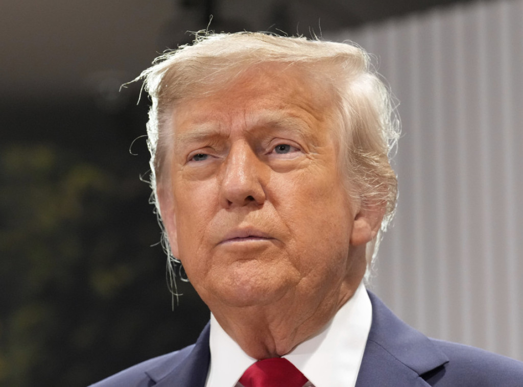 Tramp kaže da čeka da uvede sankcije Rusiji u nadi da će biti postignut dogovor