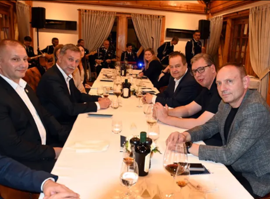 Predsednik Vučić razgovarao sa direktorom mađarske policije Janošom Balogom