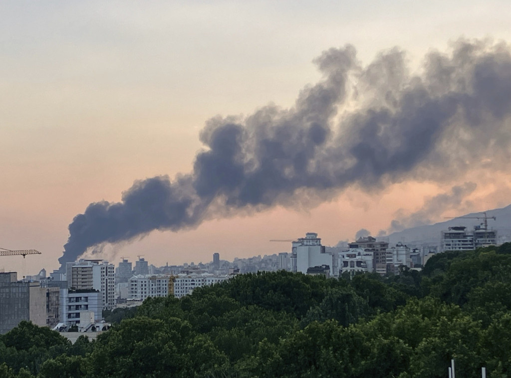 IDF: Izvršen niz vazdušnih udara na oko 20 iranskih lokacija, uključujući nuklearne