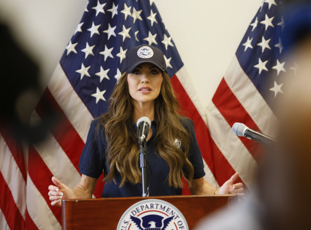 Ministarka SAD Kristi Noem prebačena u bolnicu zbog alergijske reakcije