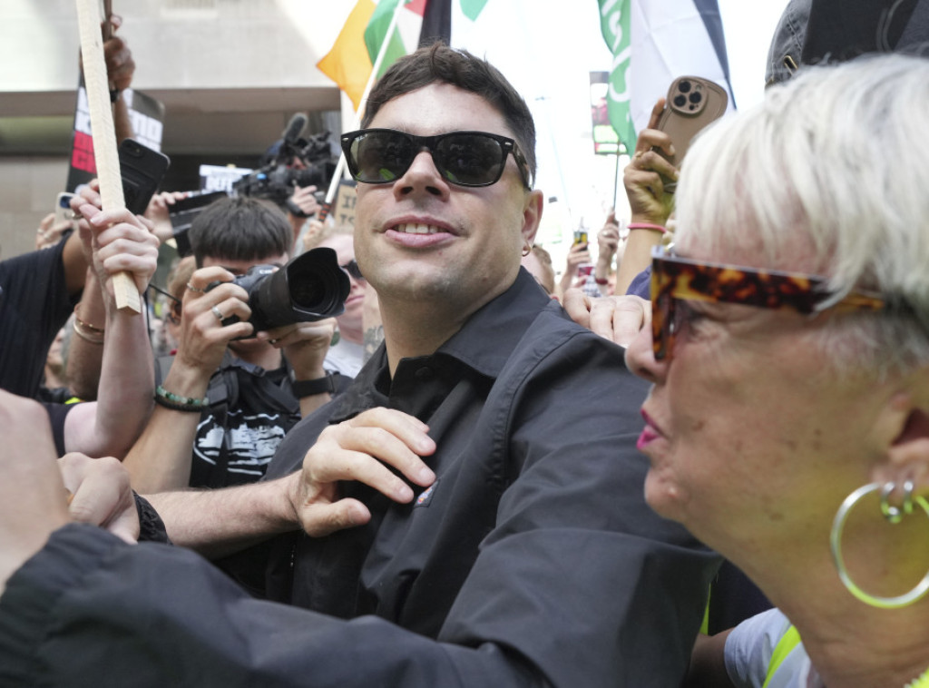 Suđenje propalestinskom članu severnoirskog benda zbog navodnog terorizma