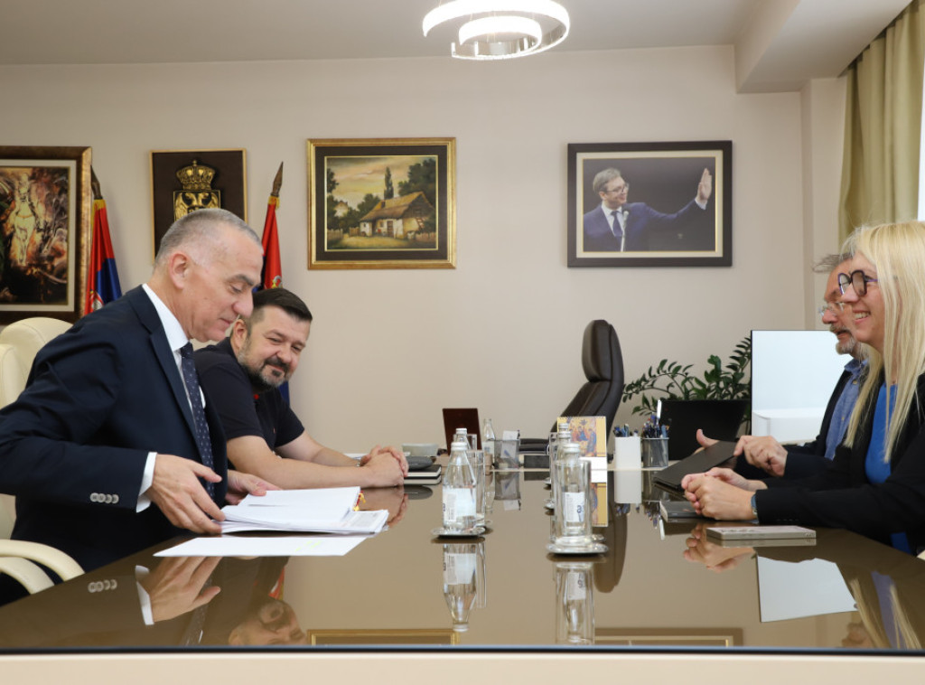 Ministar Vujić sa NALED-om o unapređenju pravnog okvira za digitalizaciju javnih usluga