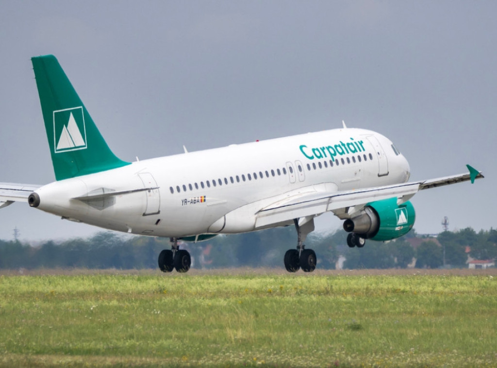 Avion rumunske kompanije "Carpatair" prinudno sleteo u Atini nakon pojave dima