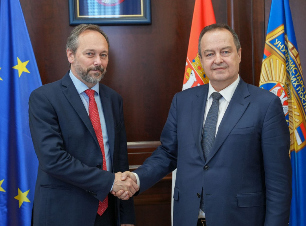 Dačić primio u oproštajnu posetu ambasadora EU u Srbiji Žiofrea