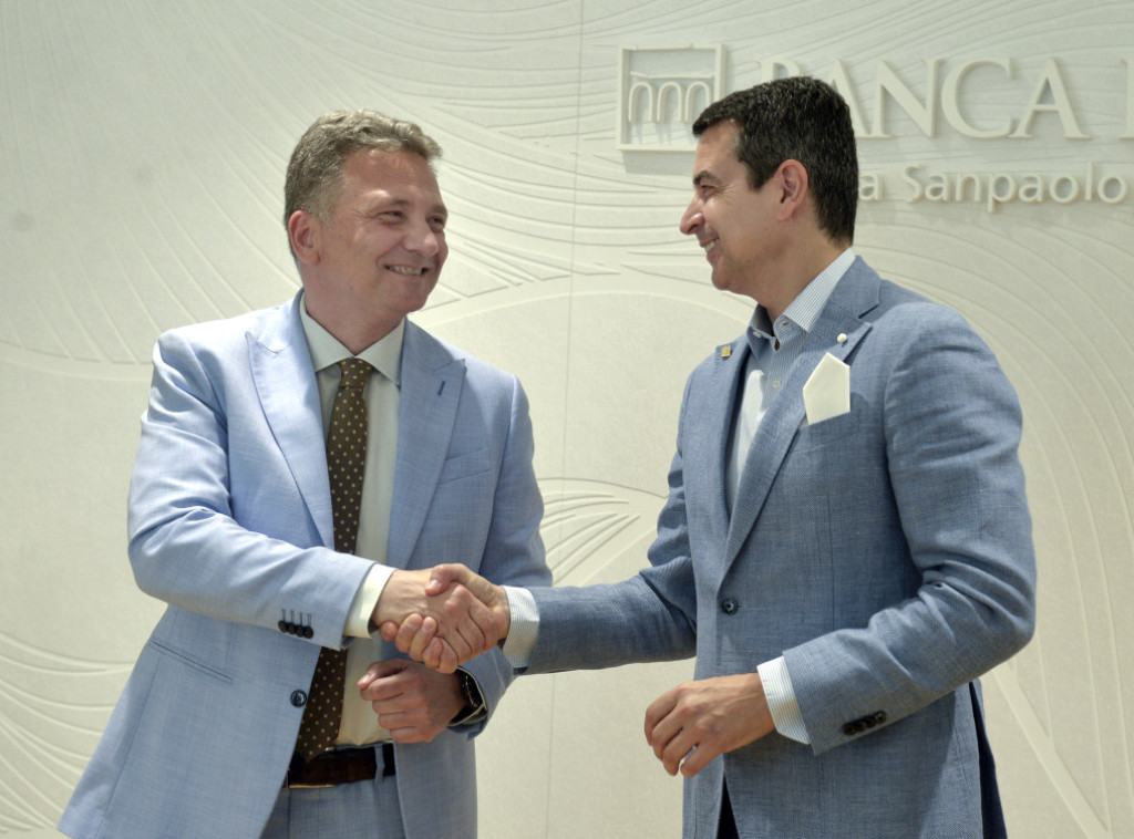 Sve usluge Banka Intesa dostupne na telefonu: Primer saradnje javne uprave i privrede