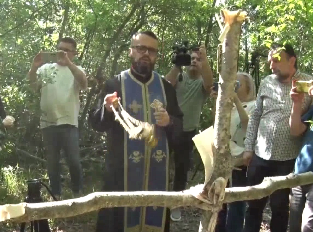 U Slivovu parastosom obeleženo 26 godina od ubistva braće Simić