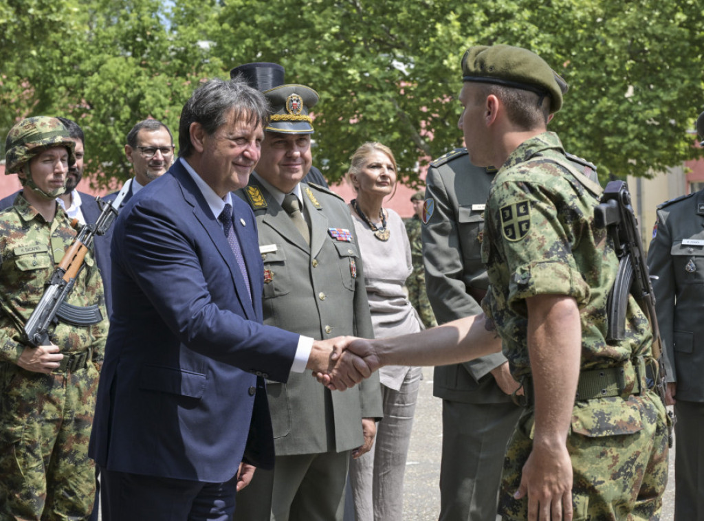 Gašić na polaganju zakletve vojnika u Valjevu: Duh časti nije izgubio svoju snagu