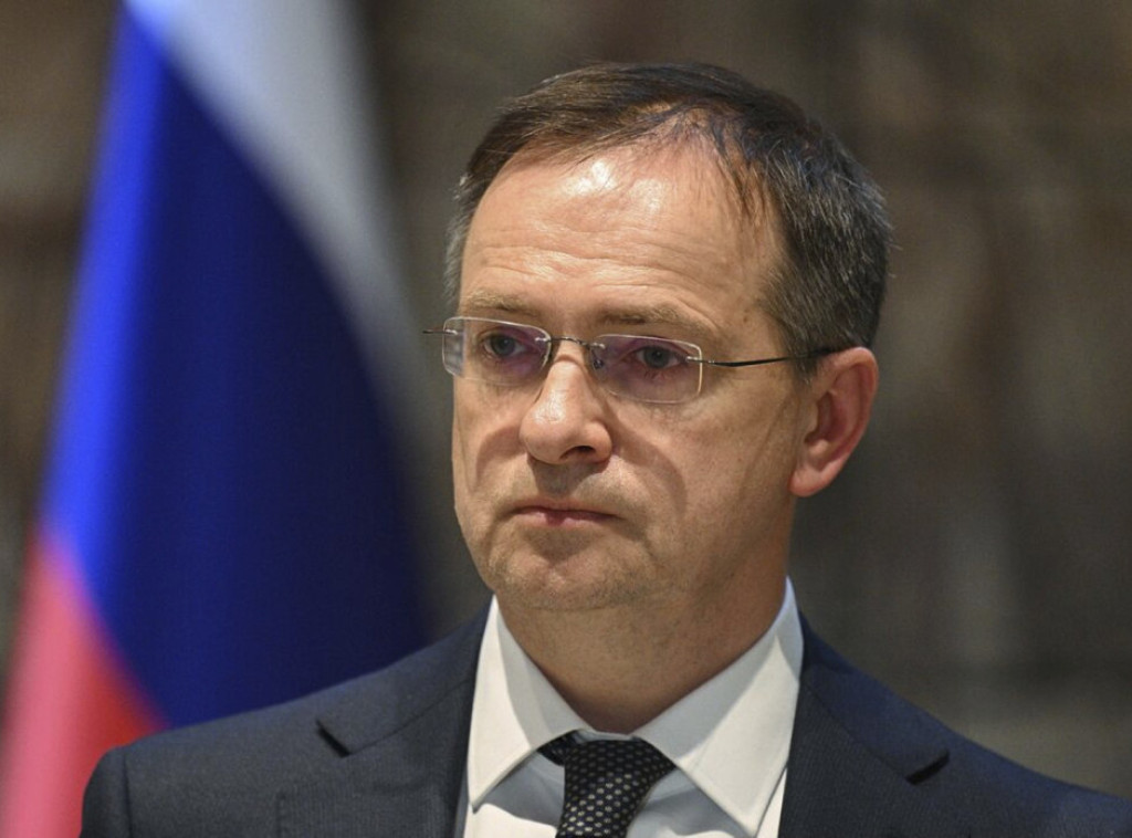 Vladimir Medinski: Rusija ispunjava sporazume o preuzimanju tela ukrajinskih vojnika iz Turske