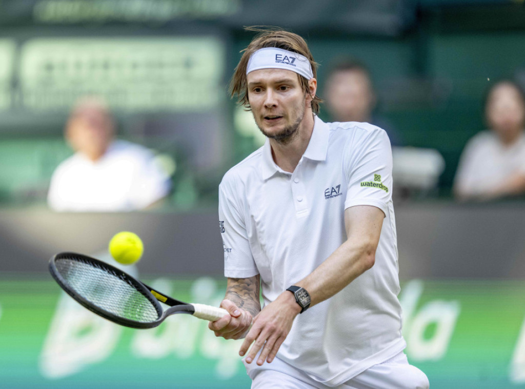 Kazahstanski teniser Aleksander Bublik drugi finalista ATP turnira u Haleu