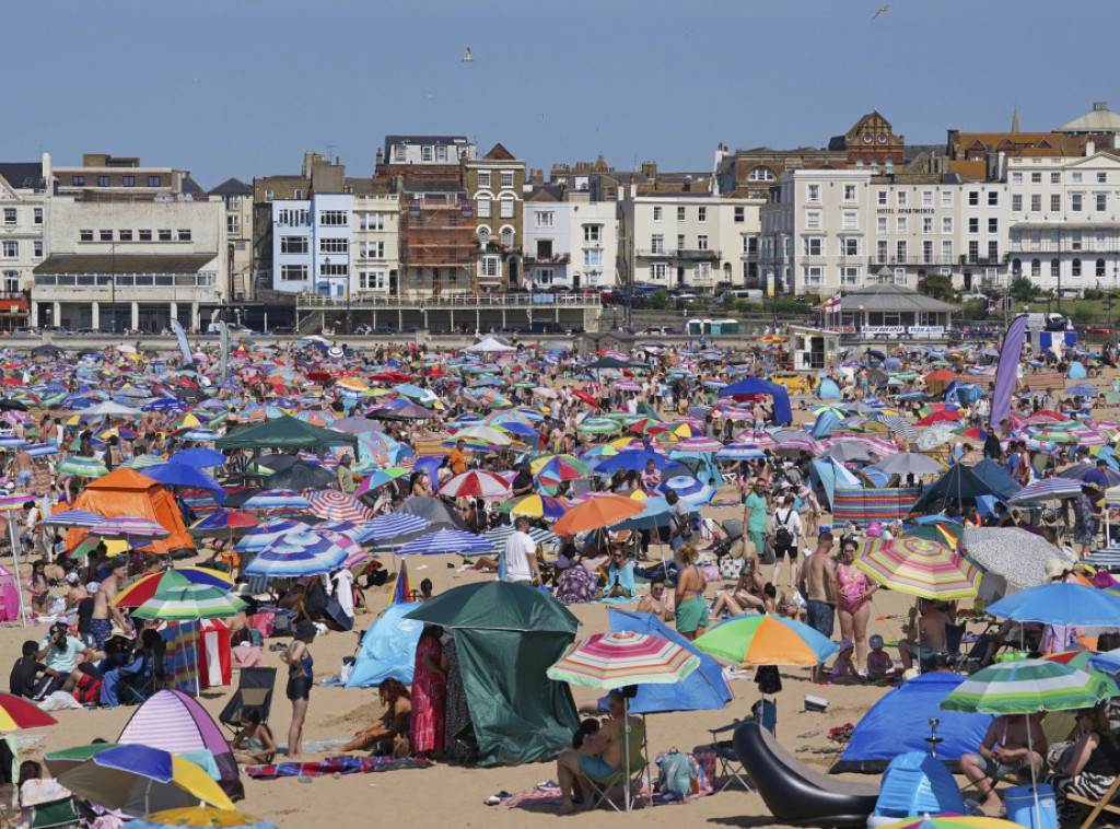 U Velikoj Britaniji najtopliji dan od početka godine, u Sariju izmerena 33,2 stepena