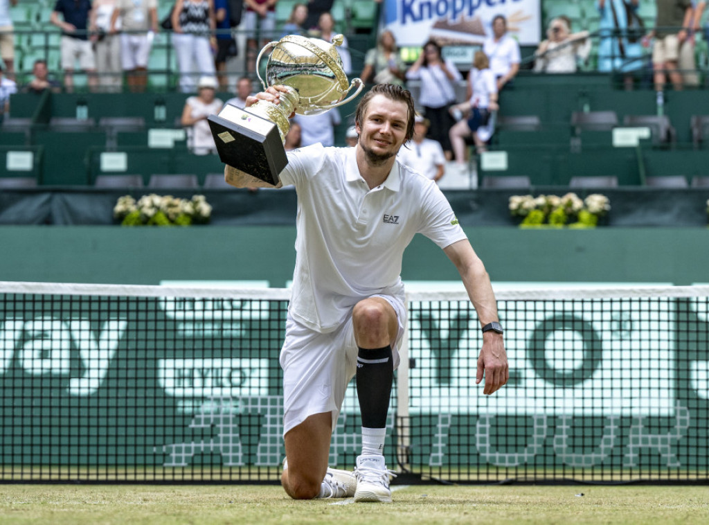 Kazahstanski teniser Aleksander Bublik osvojio ATP turnir u Haleu