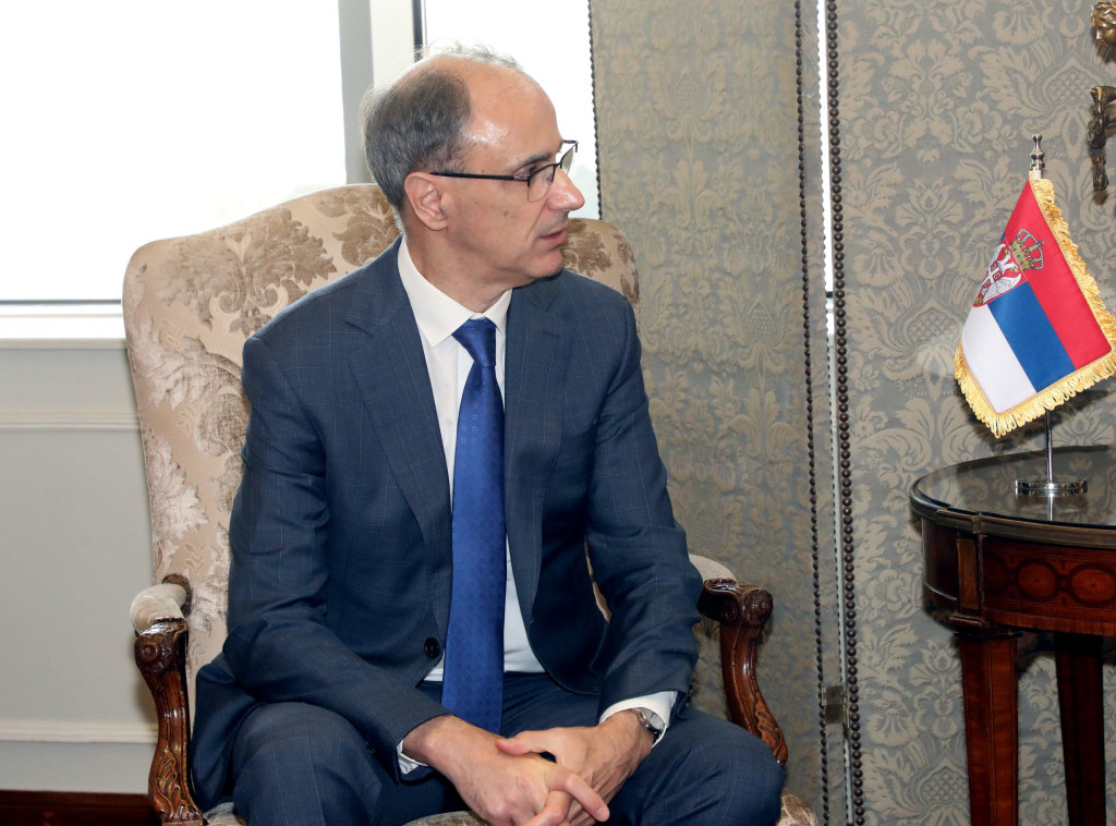 Macut danas u Atini sa grčkim zvaničnicima