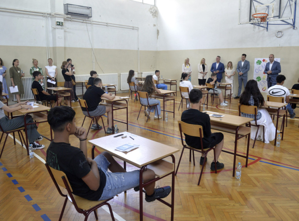 Osmaci počeli polaganje završnog testa iz matematike