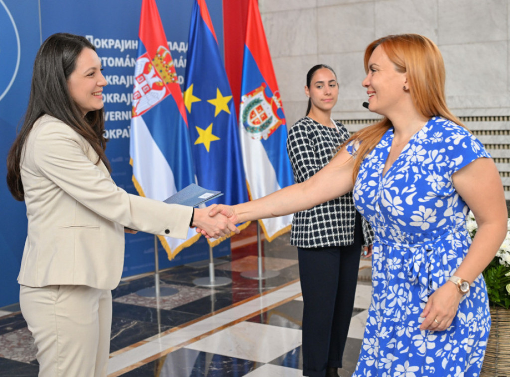Pokrajinska vlada: Uručeni ugovori konkursa za podršku razvoju sela u AP Vojvodini