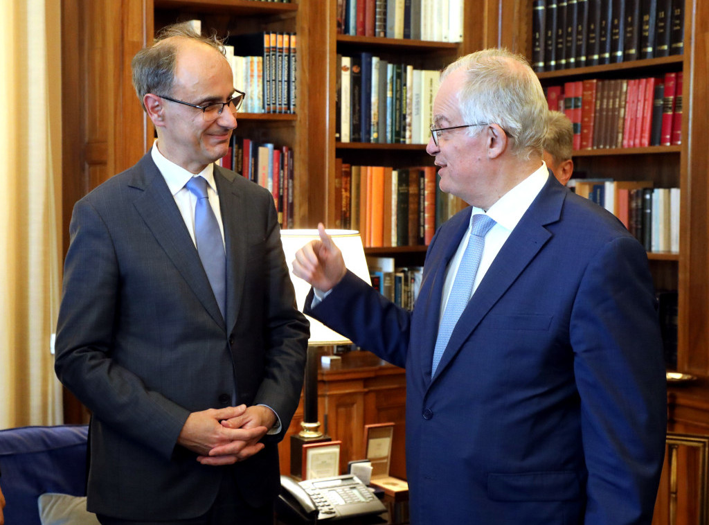 Vlada Srbije: Macut razgovarao sa predsednikom Grčke Tasulasom o unapređenju saradnje