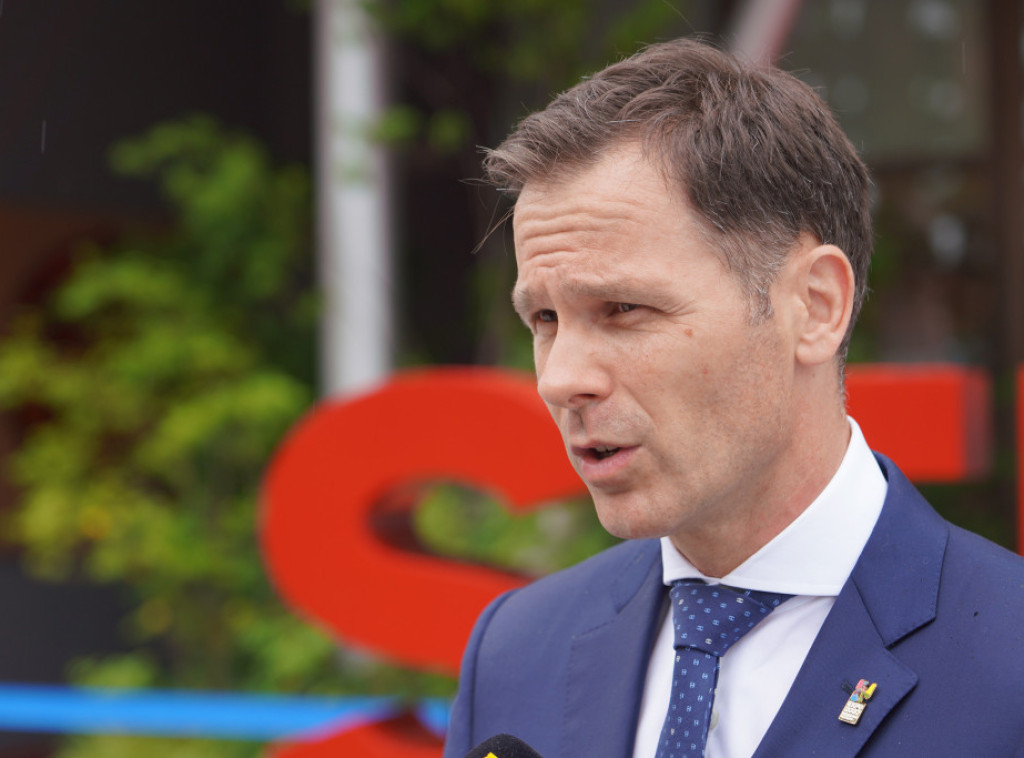 Siniša Mali na Ekspu u Osaki isprobao najnovija tehnološka dostignuća na Healthcare paviljonu