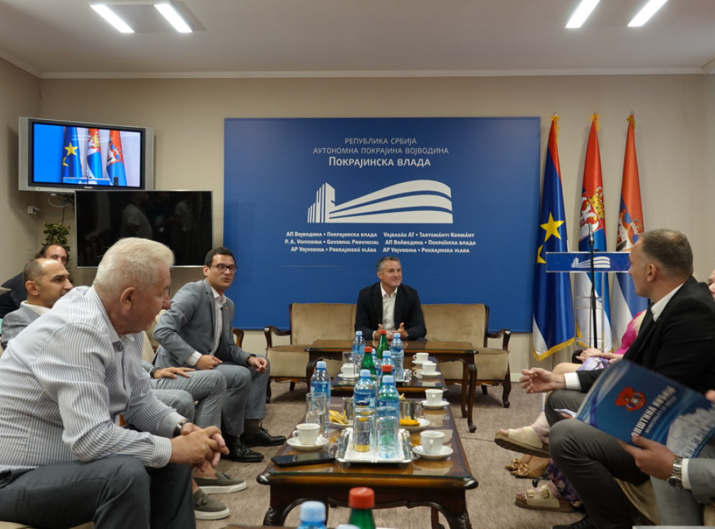 Dodeljeni ugovori za uklanjanje divljih deponija sa poljoprivrednog zemljišta u APV