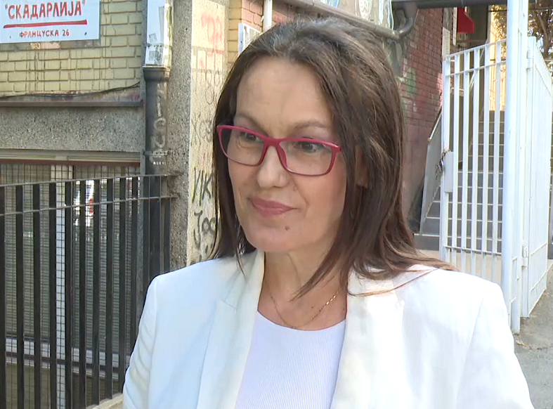 Direktorka OŠ "Skadarlija" Mirjana Sloboda savetuje učenike: Strpljivo, pažljivo i bez nervoze