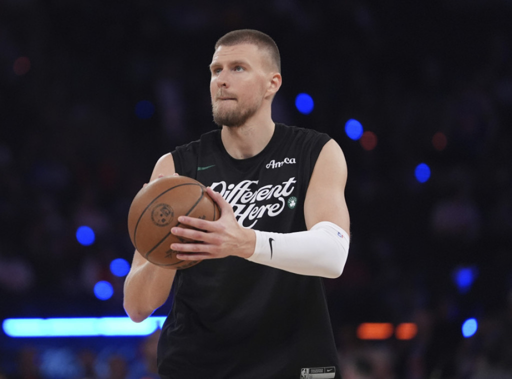 Košarkaš Bostona Kristaps Porzingis prelazi u Atlantu u sklopu velikog trejda